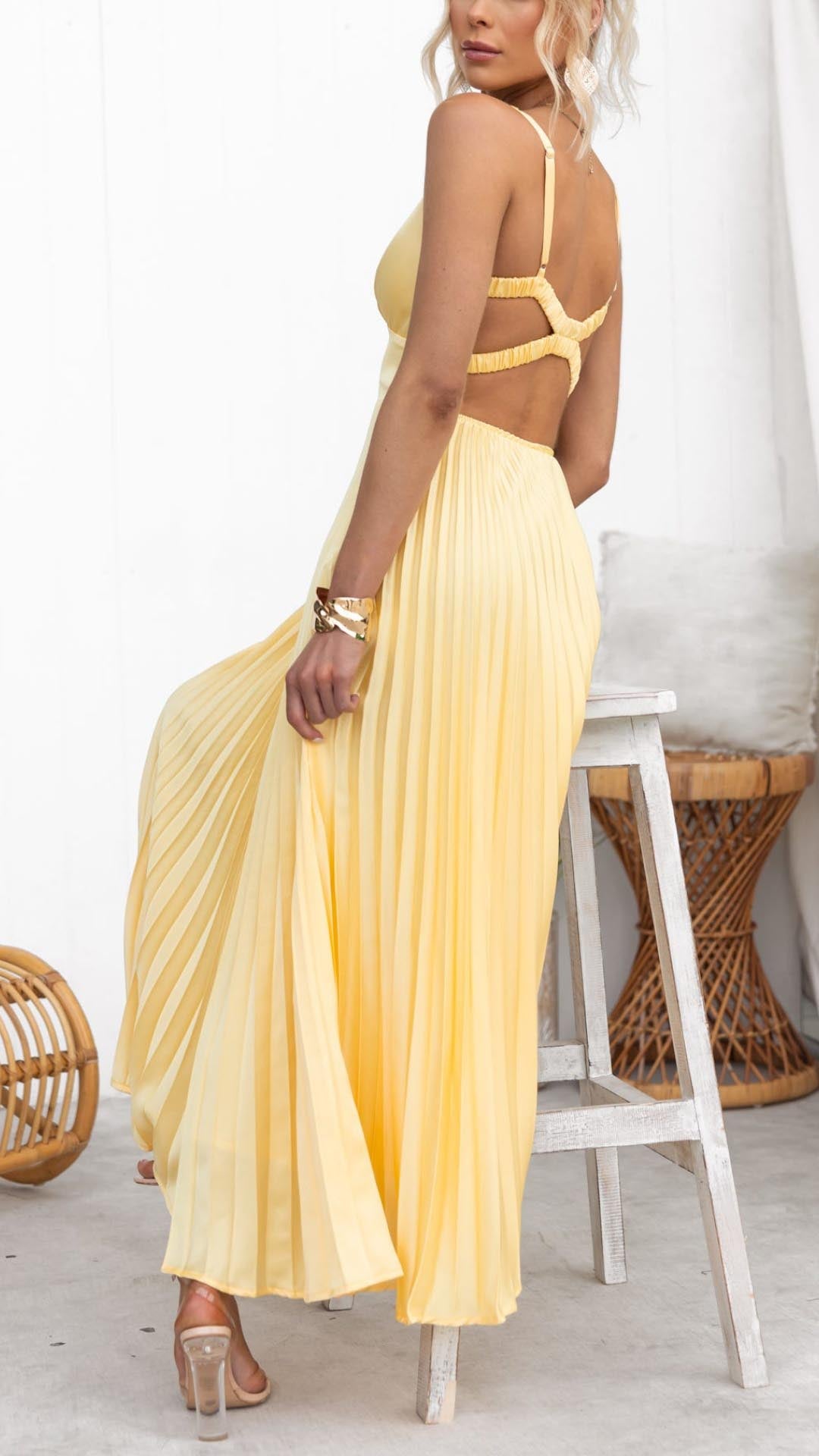 TINA | Vestido plisado con escote V